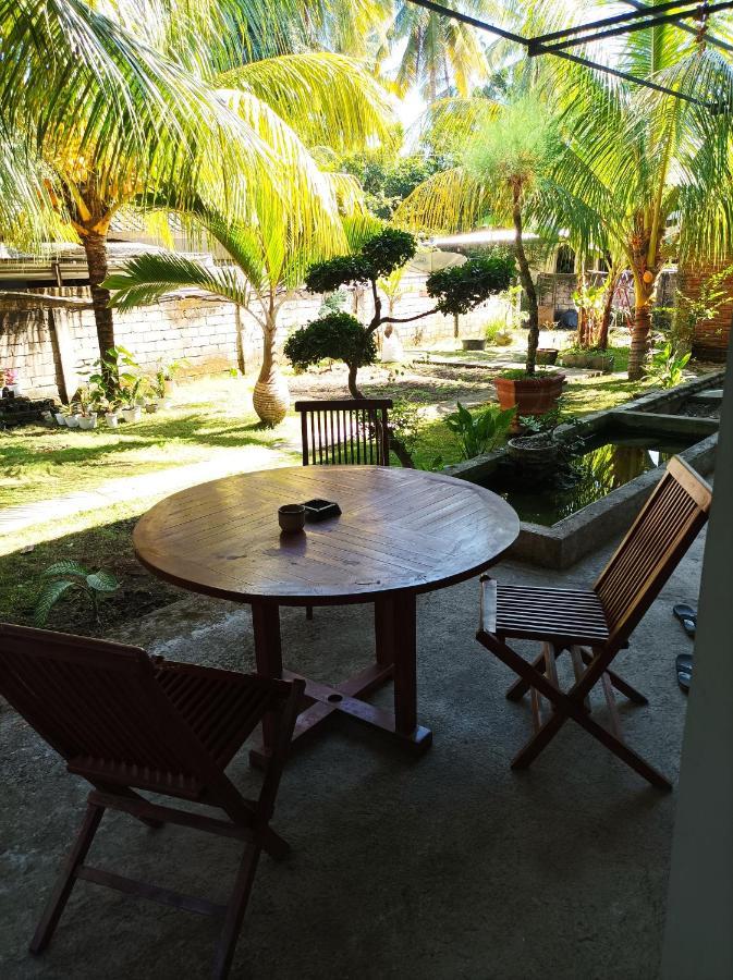 Merendeng Hostel Kuta Kuta  Exteriör bild
