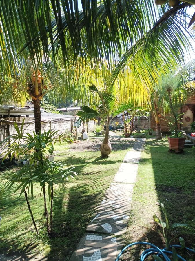 Merendeng Hostel Kuta Kuta  Exteriör bild