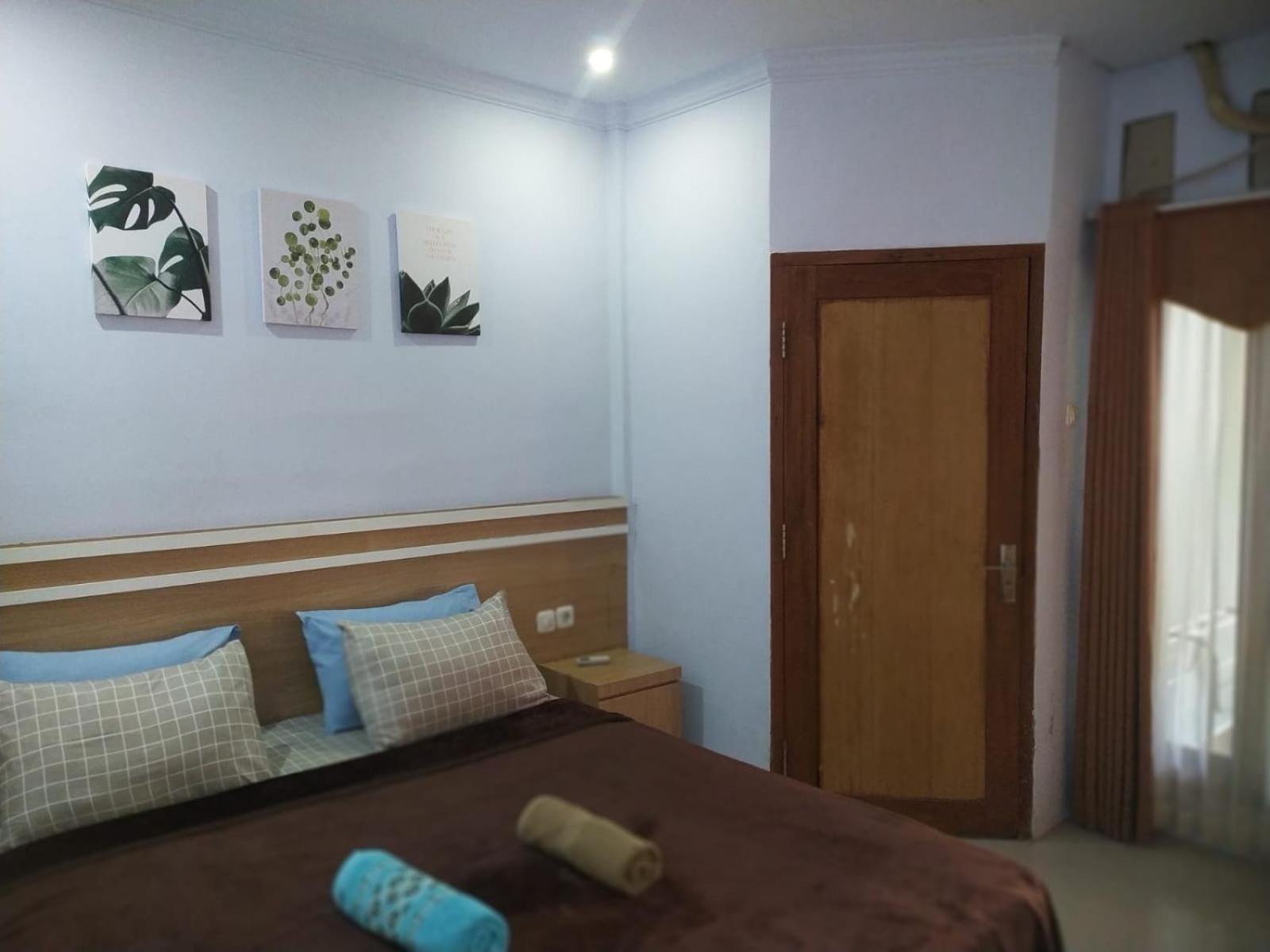 Merendeng Hostel Kuta Kuta  Exteriör bild